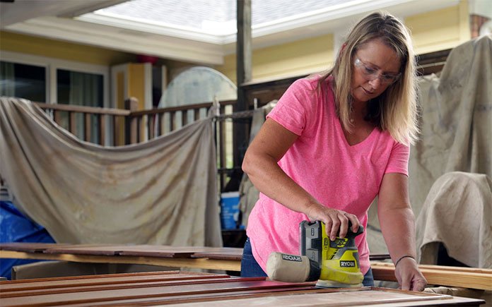 Painting Kitchen Cabinets: How to Do it The Right Way