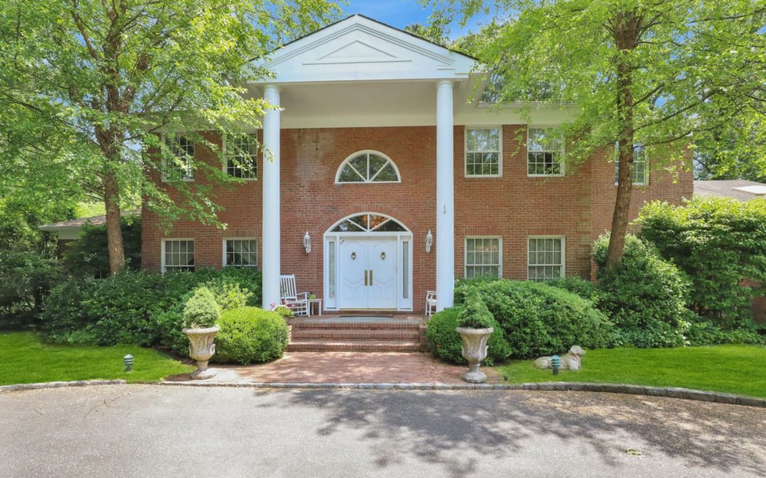 Peek Inside the Mansion from “Meet the Parents” — It’s For Sale Right Now
