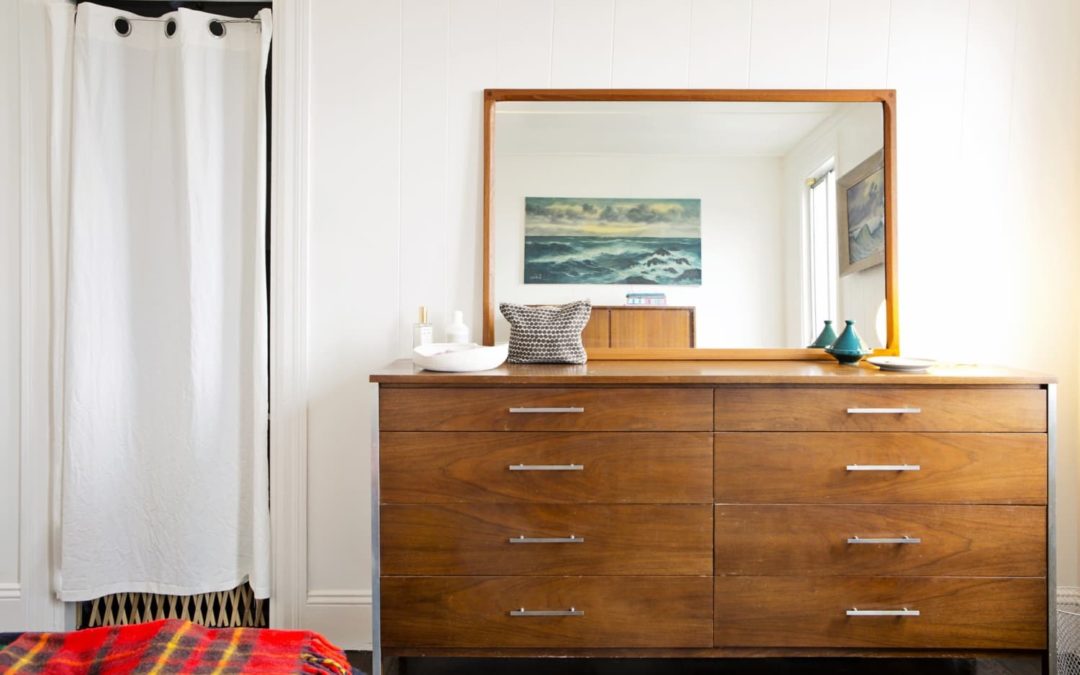 These Knobs Are A Vintage Furniture Shopper’s Dream Resource