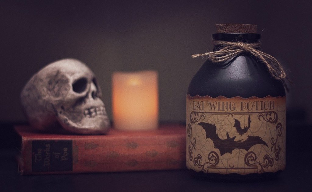How To Hold The Perfect Halloween Party