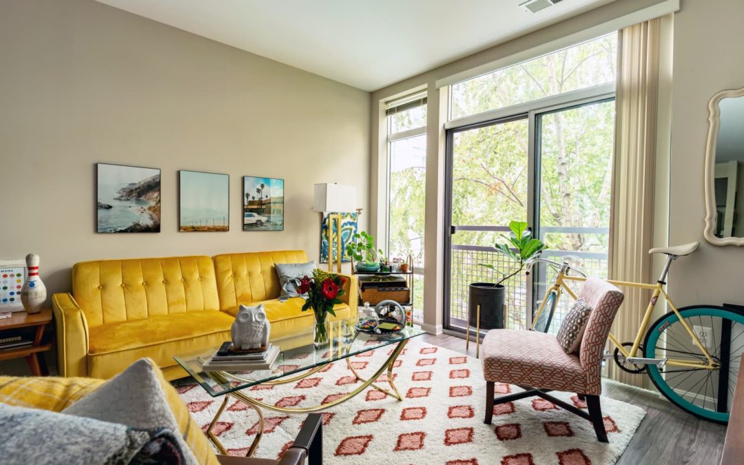 A Scientist’s Small Baltimore Rental Is Full of Color, Creativity, and Coziness