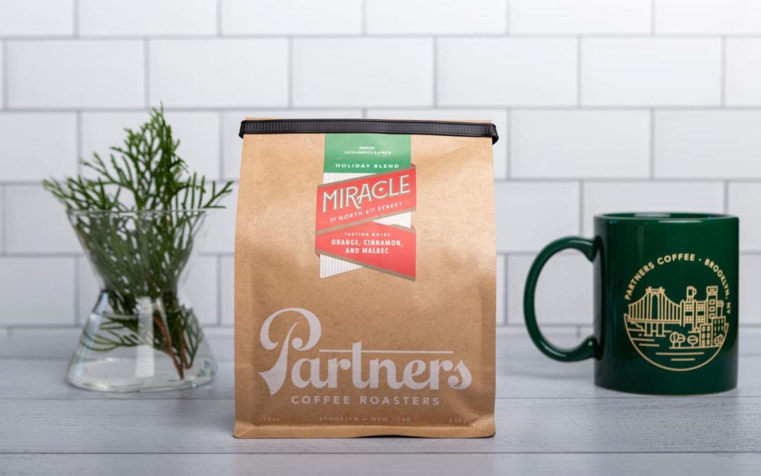 This Miracle Blend Coffee Makes My Entire Apartment Smell Like Christmas (And It Tastes Amazing)