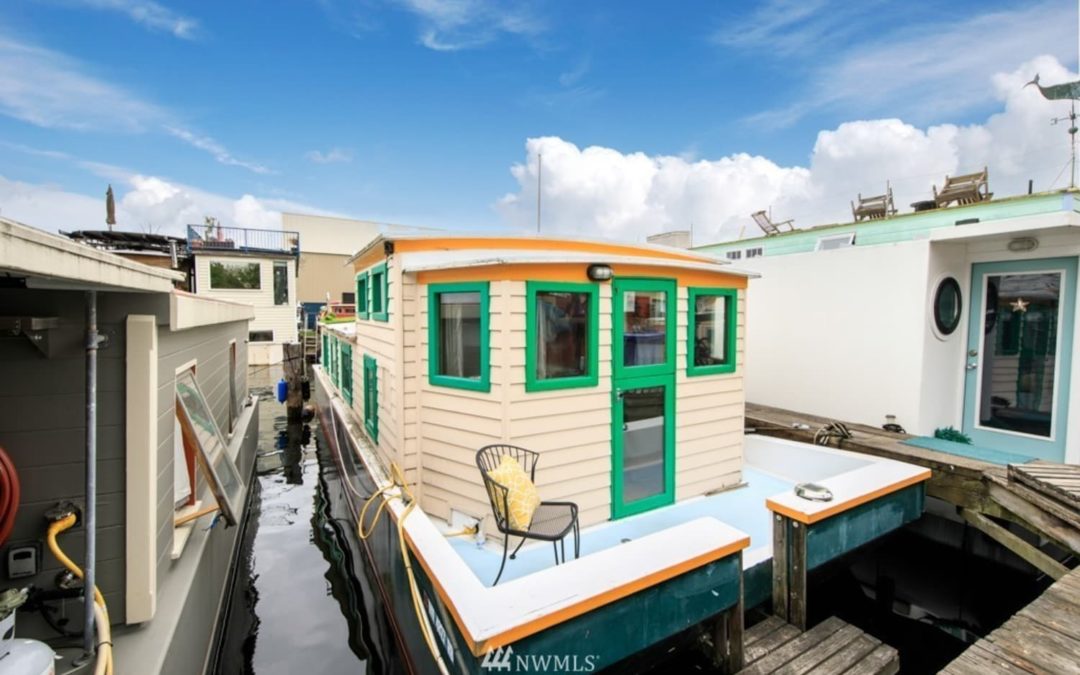 Two Extremely Cute Houseboats Are for Sale in Seattle for Under $300K
