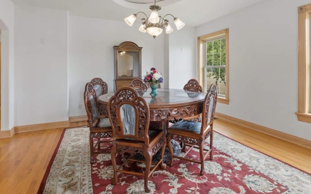 Before & After: This Drab 2001 Dining Room Is Transformed by $550 DIY Built-Ins