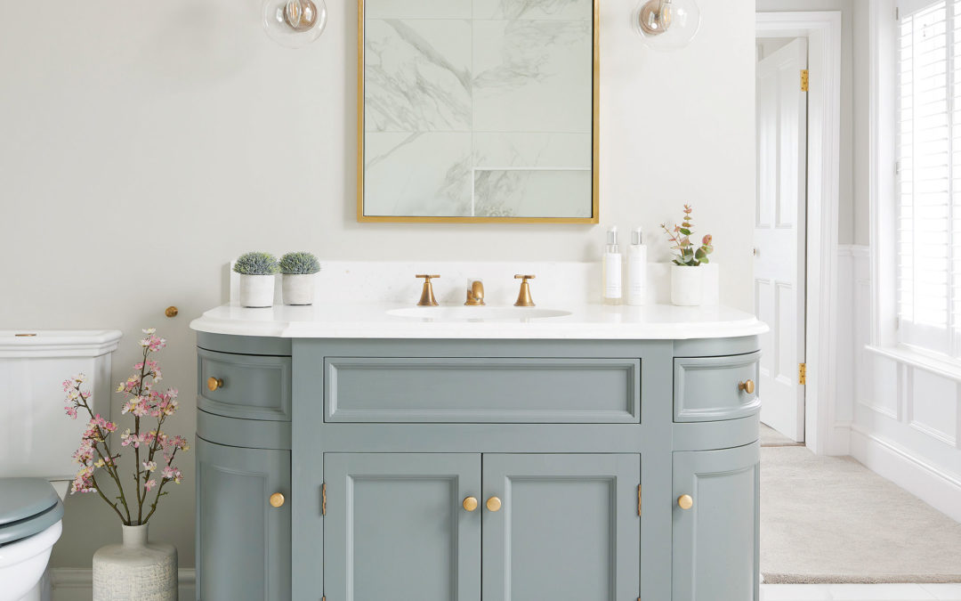Bathroom mirror ideas – ways to brighten and enhance bathroom decor 