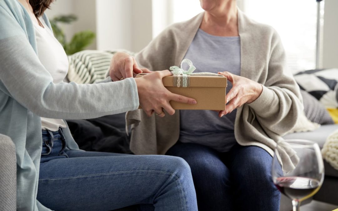 These 5 Free Gift Ideas Can Help You Stay Connected to Friends and Family