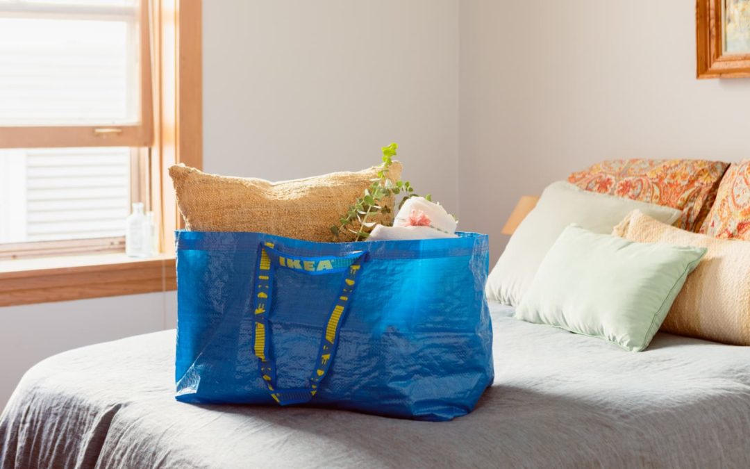 This Is How to Avoid the Dreaded IKEA Couple’s Fight, According to Therapists