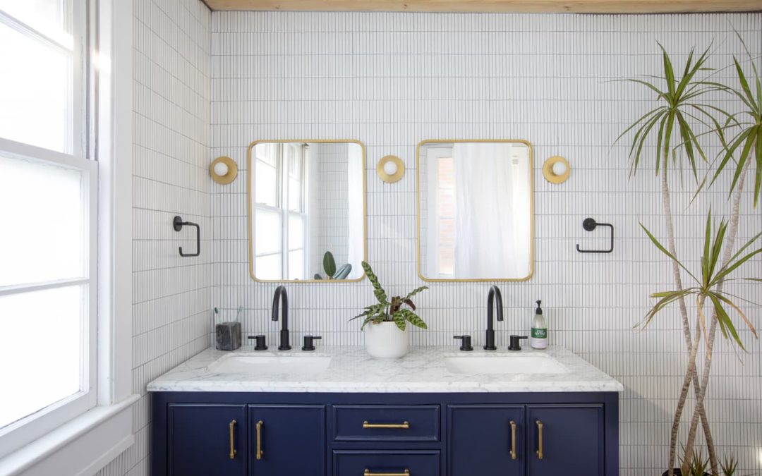 How to Quickly Declutter the Busiest Part of Your Bathroom
