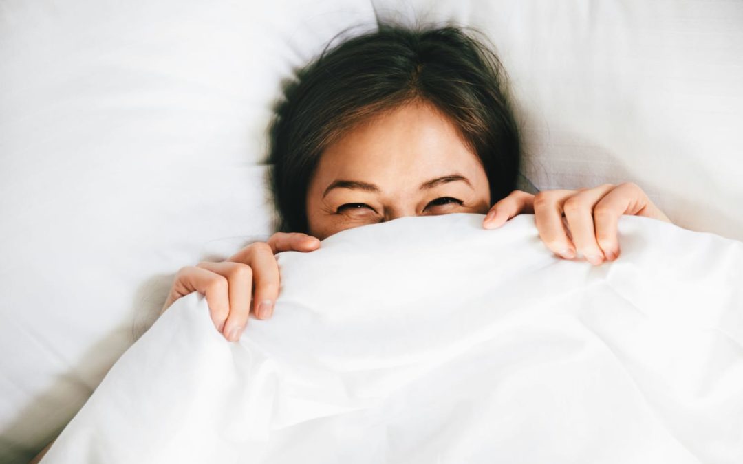 I’m a Hot Sleeper and This Surprisingly Lightweight Down Alternative Comforter Is My Go-To All Year (It’s on Sale!)