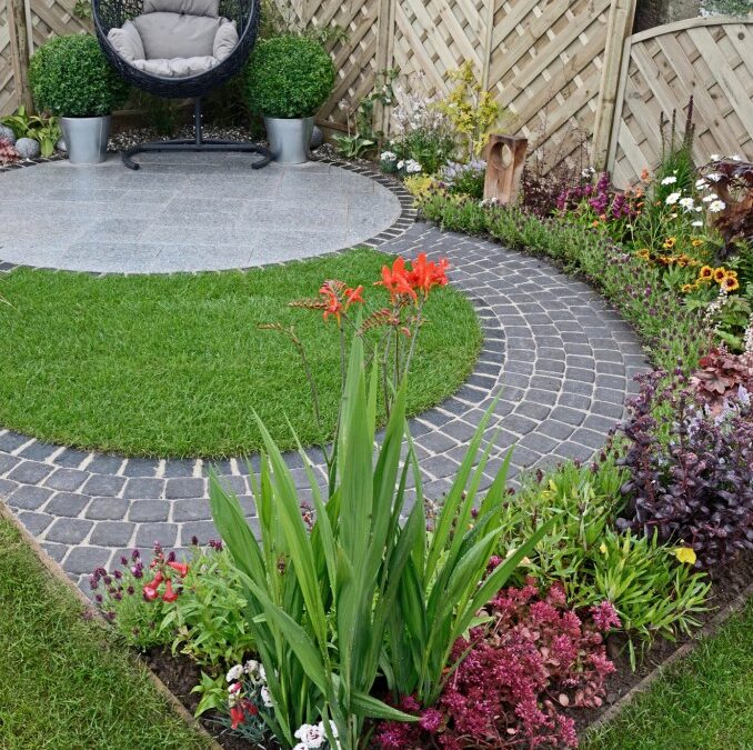 Urban Courtyard Makeovers: Modern Solutions for Small Outdoor Spaces