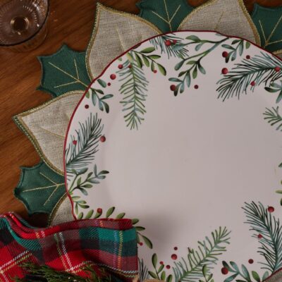 Santa On The Way Christmas Wreath Scalloped Dinner Plates Set of 4