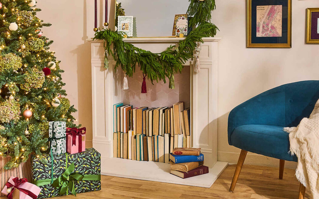 The “So Vintage” Holiday Decor Designers Are Using Instead of Bows