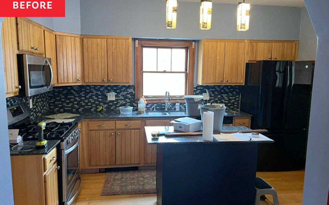 This ’90s Brown Kitchen Is Now a Grandmillennial Dream