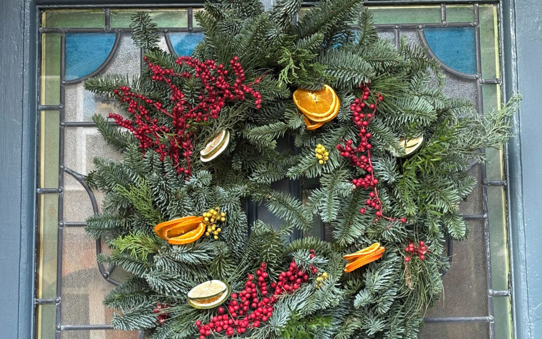 The invisible trick I use to hang a wreath on my wooden front door – I’ve tried several ‘no-nails’ tricks, but this is the one I always come back to