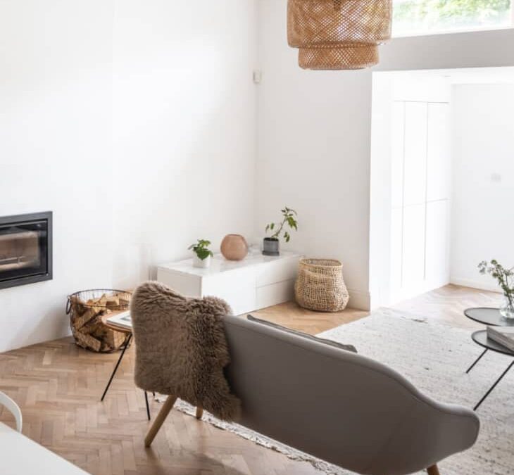 See How I Took My ’70s Living Room From Dated to Light and Fresh