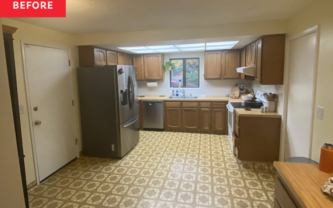 This Kitchen Was Straight Out of the ’70s Until a Cozy All-White Redo
